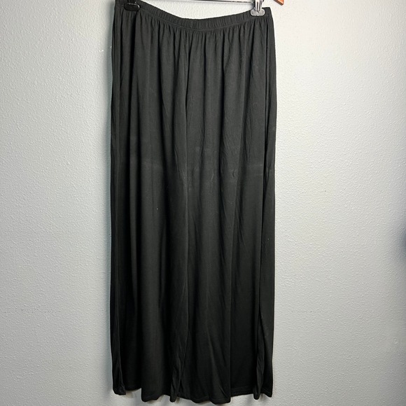 Comfy USA Black Wide Leg PullOn Lounge Pants Cropped Gaucho Modal Blend Travel M - Picture 1 of 10